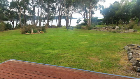 Four Seasons Waterfront Villas - ACT Tourism 32