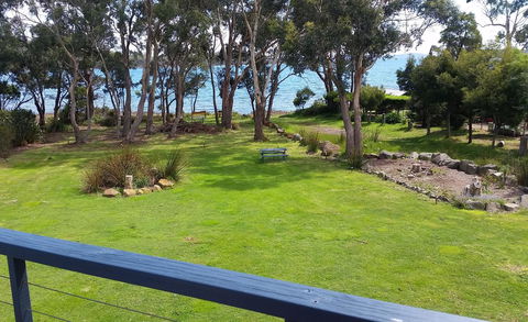 Four Seasons Waterfront Villas - ACT Tourism 25
