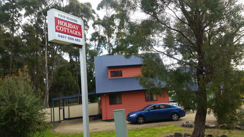 Four Seasons Waterfront Villas - ACT Tourism 16