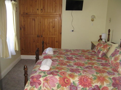 The Grove Cottages - ACT Tourism 6