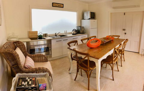 NEW: Tranquil Retreat -The Barn House Ingleside, Northern Beaches - ACT Tourism 2