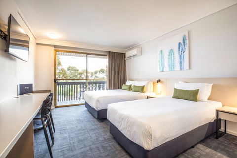 Nightcap At Shoppingtown Hotel - ACT Tourism 1