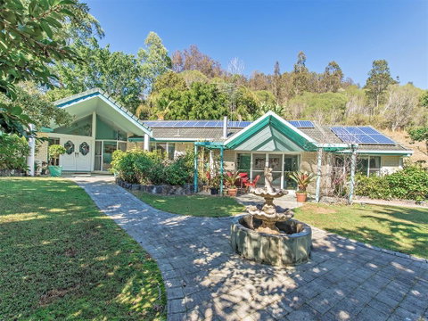 Noosa Hinterland Spectacular Boutique Guesthouse - ACT Tourism 0