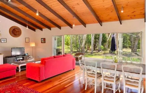 Noosa Lake House - ACT Tourism 0