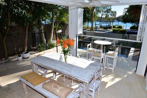 Noosa Water Views - ACT Tourism 1