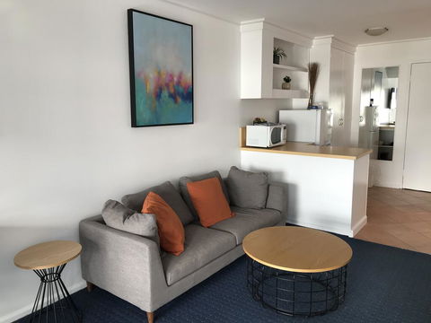 North Pier Hotel - ACT Tourism 1