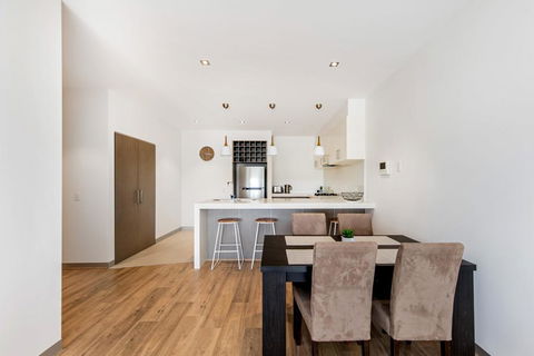 NORTH POINT RETREAT - MORNINGTON - ACT Tourism 0