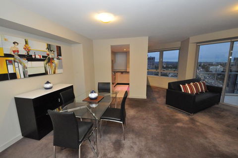 North Sydney Fully Self Contained Modern 2 Bed Apartment (2207BER) - ACT Tourism 2
