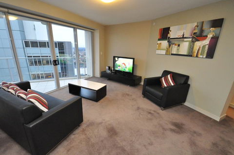 North Sydney Fully Self Contained Modern 2 Bed Apartment (2207BER) - ACT Tourism 1
