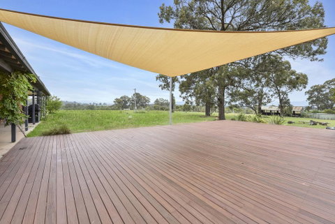 Nulkaba Escape, Super Central, Walk To Zoo, Short Drive To Potters + Wineries - ACT Tourism 2