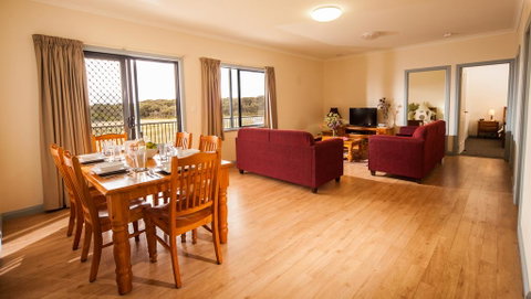 Nutkin Lodge - ACT Tourism 0