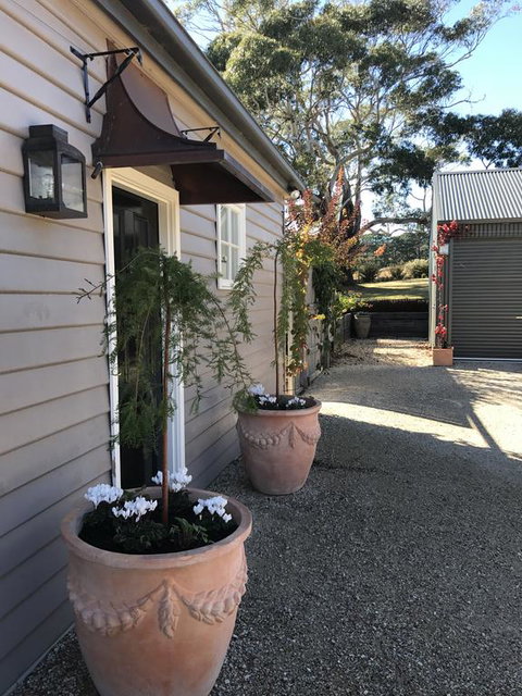 Oak Hill Woodend - ACT Tourism 1