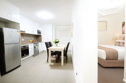 Oaks Moranbah Suites - ACT Tourism 3