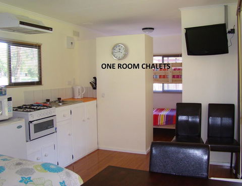 Ocean Beach Hideaway - ACT Tourism 0