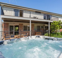 Ocean Breeze Retreat - with spa and space - ACT Tourism