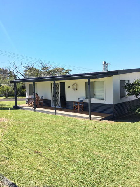 OceanWhispers Beach House - ACT Tourism 3