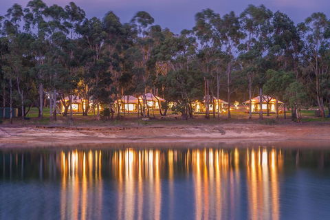 Olio Bello Lakeside Glamping - ACT Tourism 0