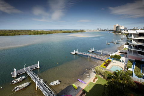 On The River Apartments - ACT Tourism 0