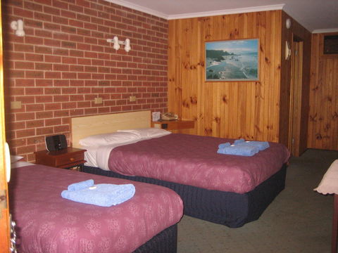 Orbost Country Road Motor Inn - ACT Tourism 1