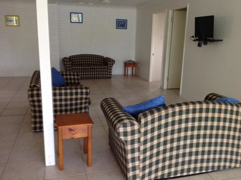 Orchid Beach Apartments - ACT Tourism 1
