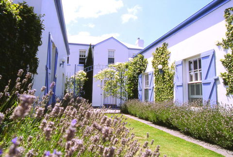 Oscars Waterfront Boutique Hotel - ACT Tourism 2