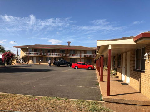 OVERLANDER MOTOR LODGE - ACT Tourism 0