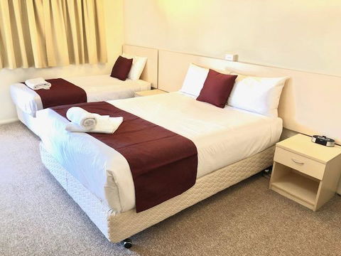 OVERLANDER MOTOR LODGE - ACT Tourism 1