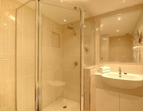 Pacific Surf Absolute Beachfront Apartments - ACT Tourism 1