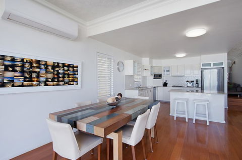Palm Beach Beachfront Townhouse - ACT Tourism 3
