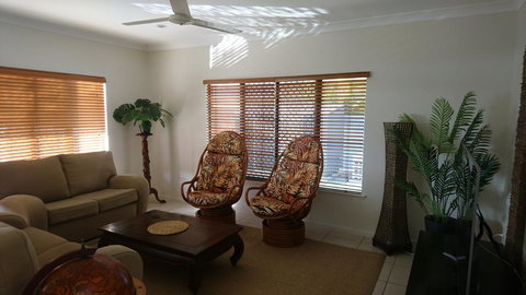 Palm Lakeside Holiday Home - Bowen, Whitsundays, Queensland - ACT Tourism 2