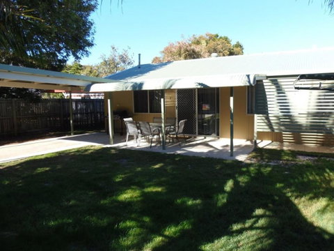 Palmgrove 2 - Rainbow Beach, Pet Friendly, Fully Fenced, Air Conditioned, Five Minutes To Beach - ACT Tourism 1