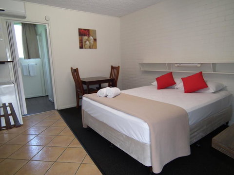 Paradise Motel - ACT Tourism 1