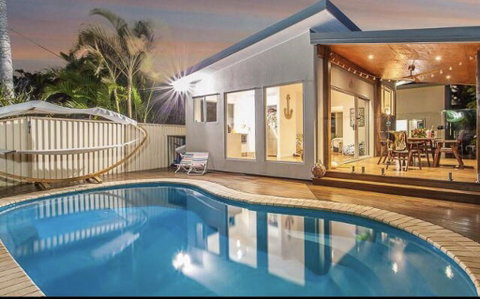 Paradise On The Peninsula - ACT Tourism 0