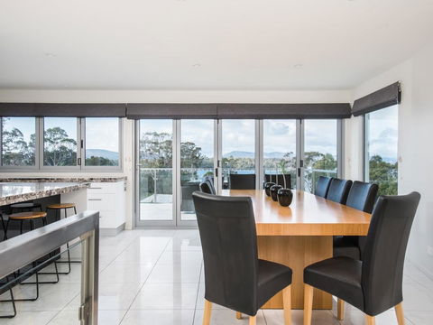Paradise Point - Tamar Valley 14 Persons Residence With Pool - ACT Tourism 0