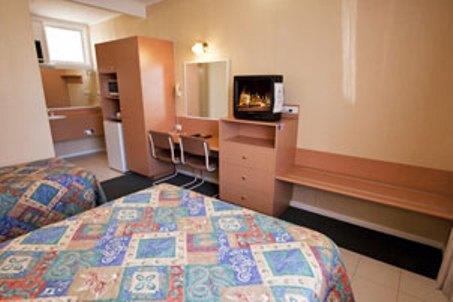 Parkville Motel - ACT Tourism 3