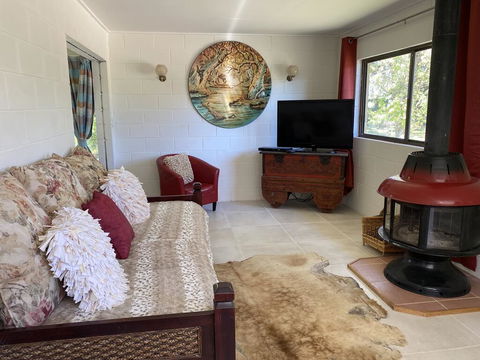 Pear Tree Cottage At Amiens - ACT Tourism 3