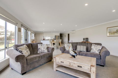 Pelican House - ACT Tourism 1