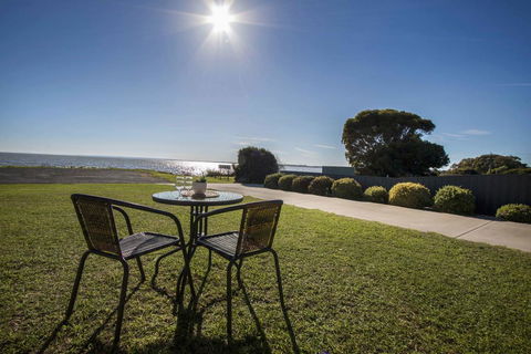 Pelican Perch Retreat - ACT Tourism 3