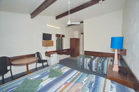 Book Narromine Accommodation Vacations ACT Tourism ACT Tourism