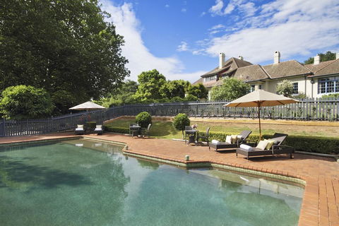 Peppers Manor House - ACT Tourism 1