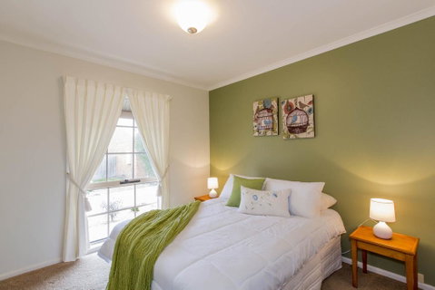 PERFECT ON PYMBLE AVE - ACT Tourism 1