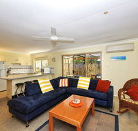 Pet Friendly Beach Home - ACT Tourism