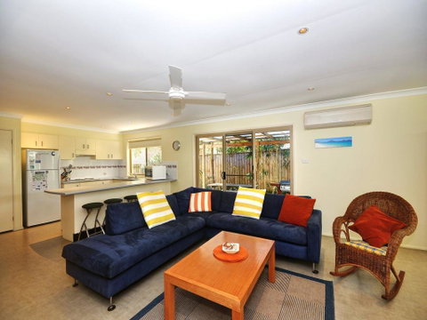 Pet Friendly Beach Home - ACT Tourism 0