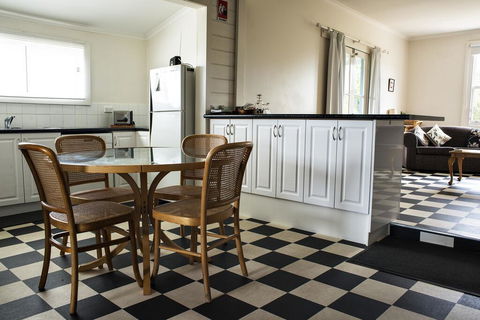 Pettit Cottage - ACT Tourism 2