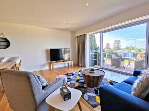 Phoenix Apartments - ACT Tourism 1