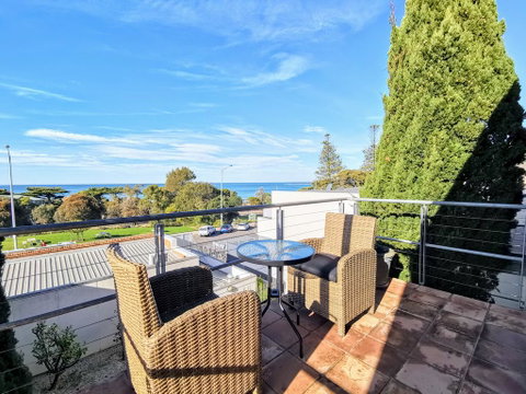 Phoenix Apartments - ACT Tourism 0