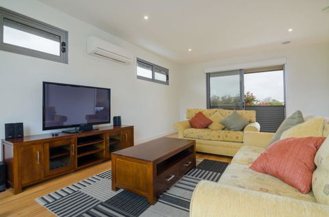 PIER 55 - DROMANA... - ACT Tourism 3