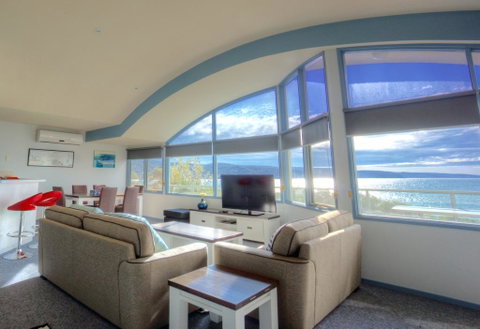 Pierview Apartments - ACT Tourism 0