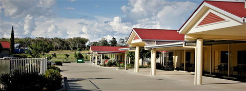 Pittsworth Motor Inn - ACT Tourism 0