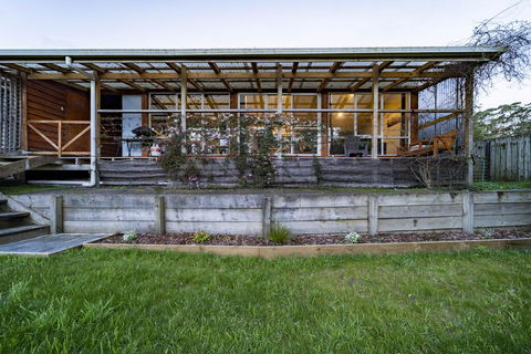 Platypus Waters B&B - ACT Tourism 2